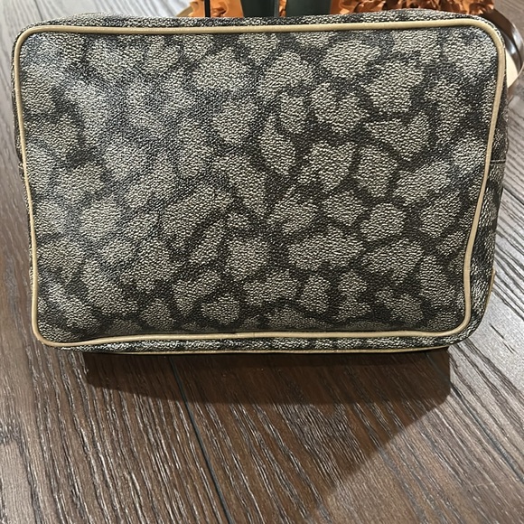 YVES SAINT LAURENT CLUTCH - Picture 3 of 5